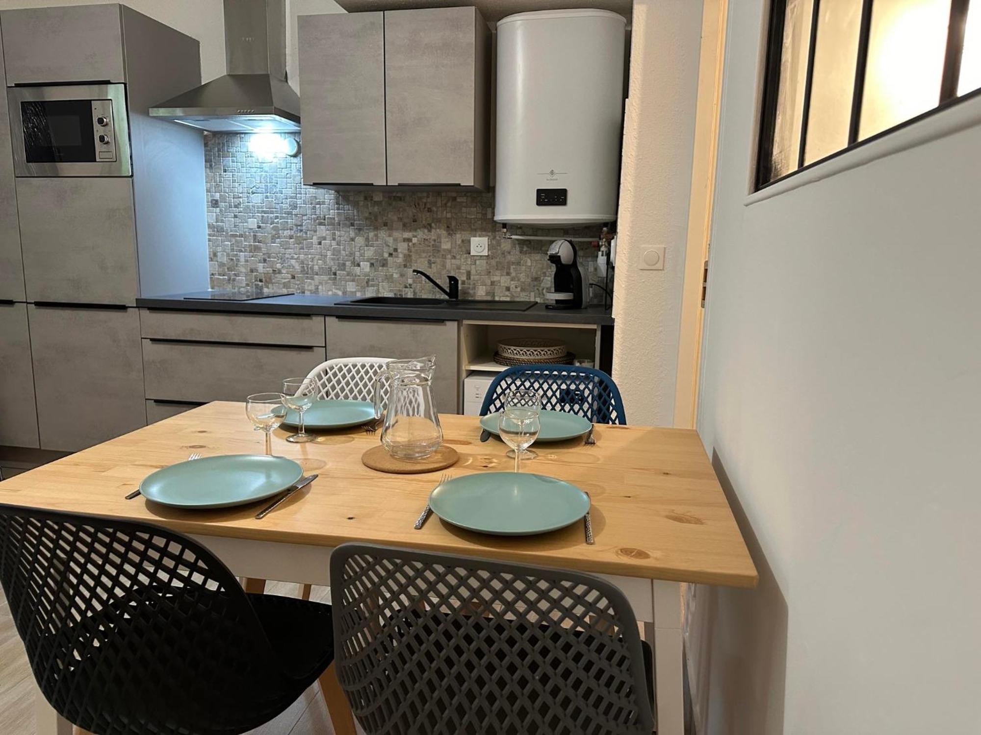 Appartement Climatise Avec Chambre Et Parking Privatif Locations Vld Camargue Saintes-Maries-de-la-Mer Exterior photo