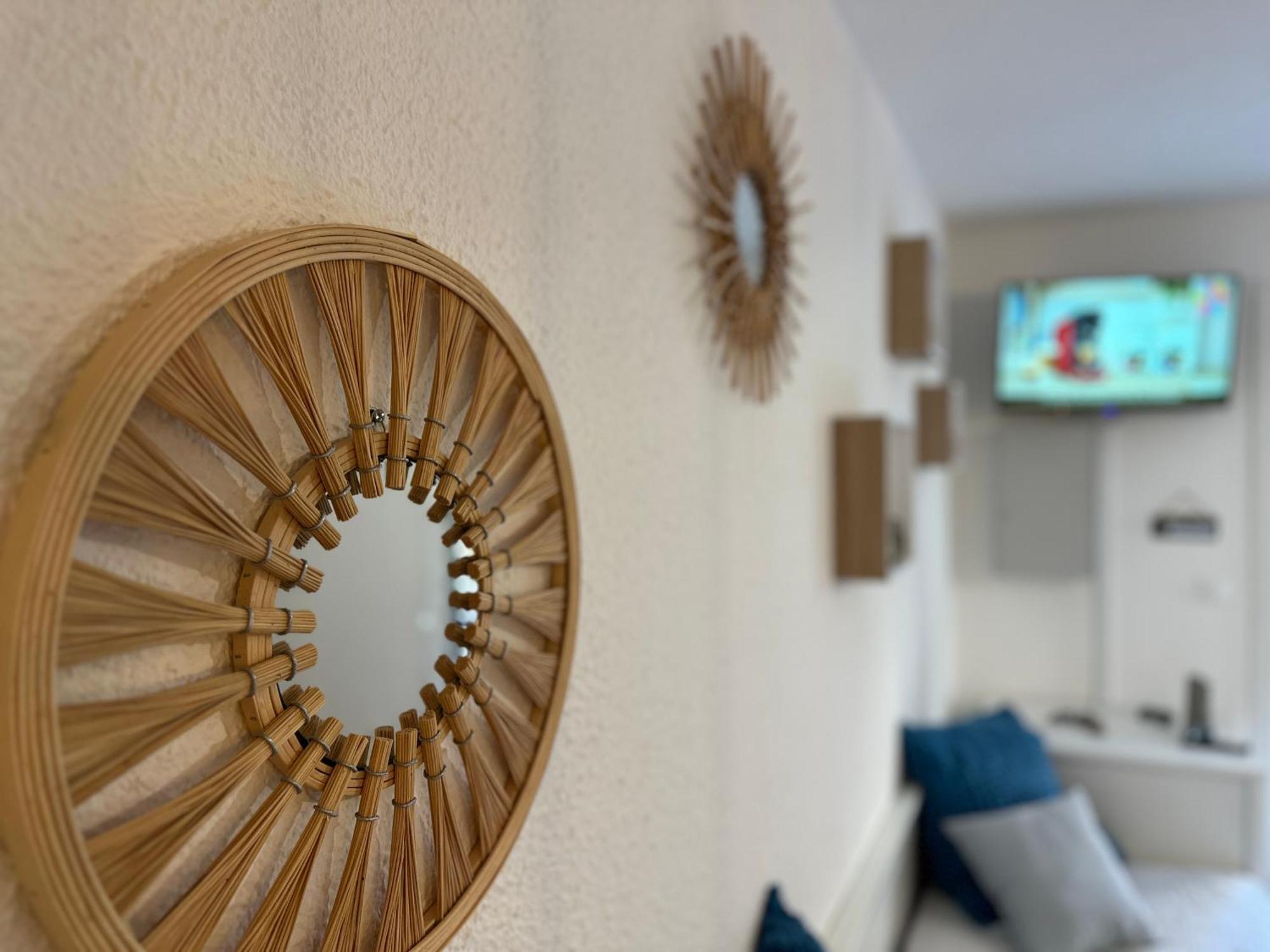 Appartement Climatise Avec Chambre Et Parking Privatif Locations Vld Camargue Saintes-Maries-de-la-Mer Exterior photo